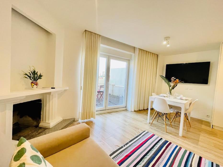 Sweet Apartments Downtown Вила-Нова-ди-Фамаликан Экстерьер фото