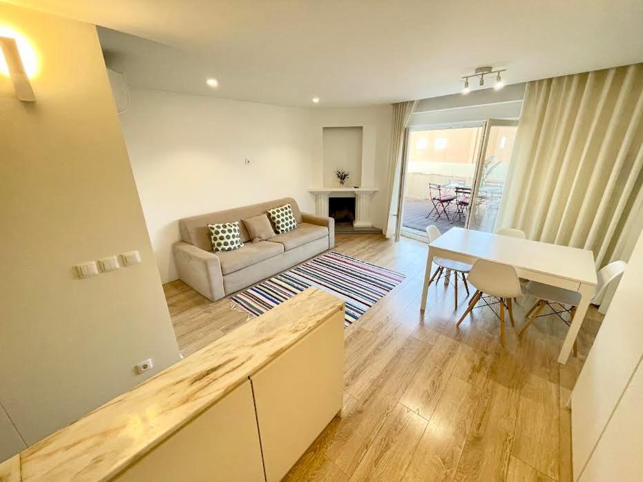 Sweet Apartments Downtown Вила-Нова-ди-Фамаликан Экстерьер фото