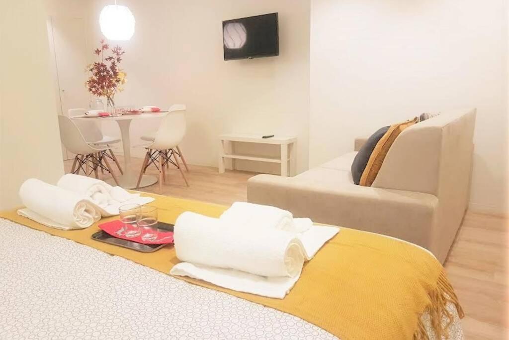 Sweet Apartments Downtown Вила-Нова-ди-Фамаликан Экстерьер фото