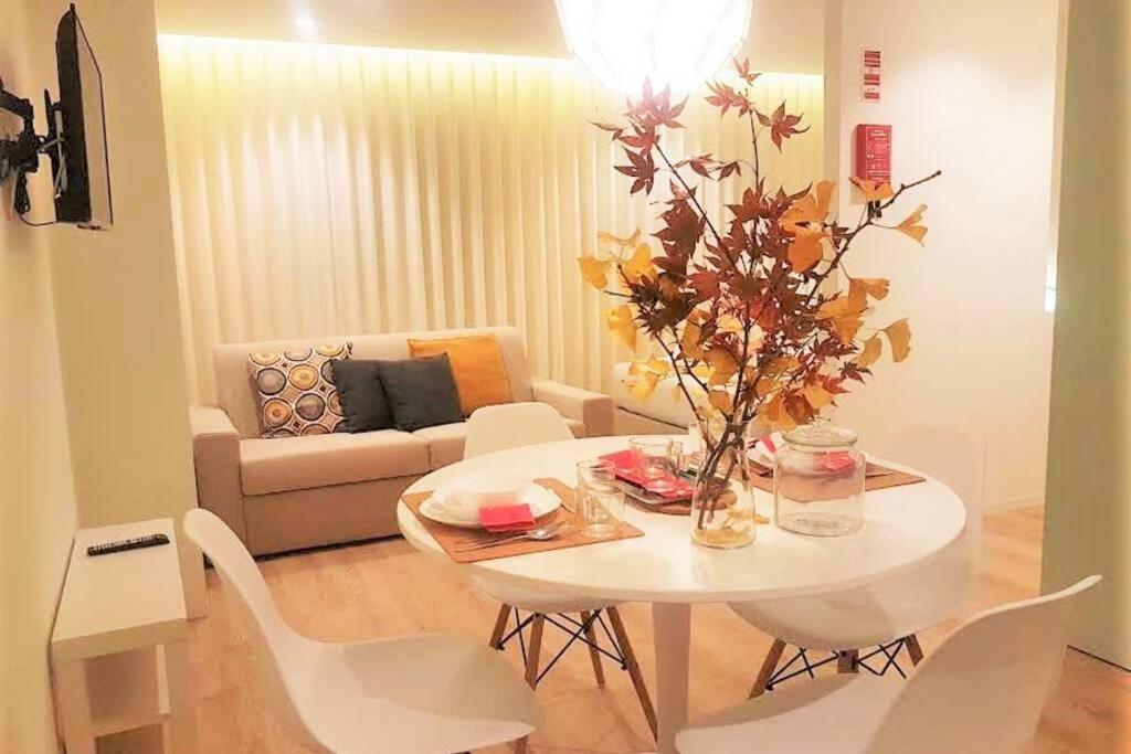 Sweet Apartments Downtown Вила-Нова-ди-Фамаликан Экстерьер фото